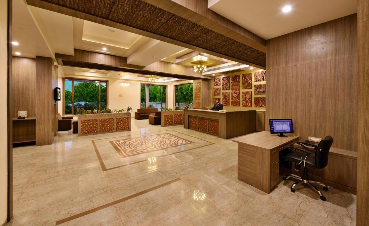 Sarovar Portico Sasangir 萨三吉尔 外观 照片