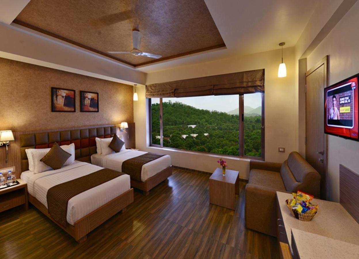 Sarovar Portico Sasangir 萨三吉尔 外观 照片