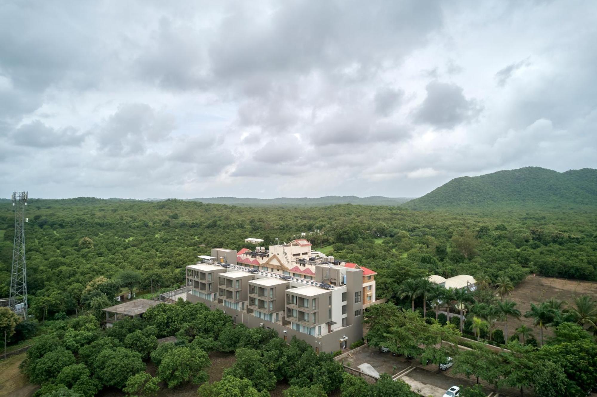 Sarovar Portico Sasangir 萨三吉尔 外观 照片